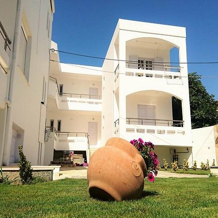 Crown Apartments Kalyves Dış mekan fotoğraf