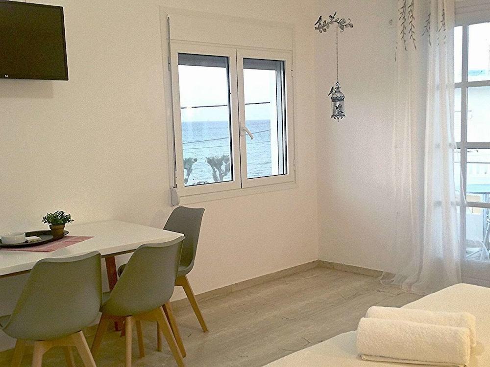 Crown Apartments Kalyves Dış mekan fotoğraf
