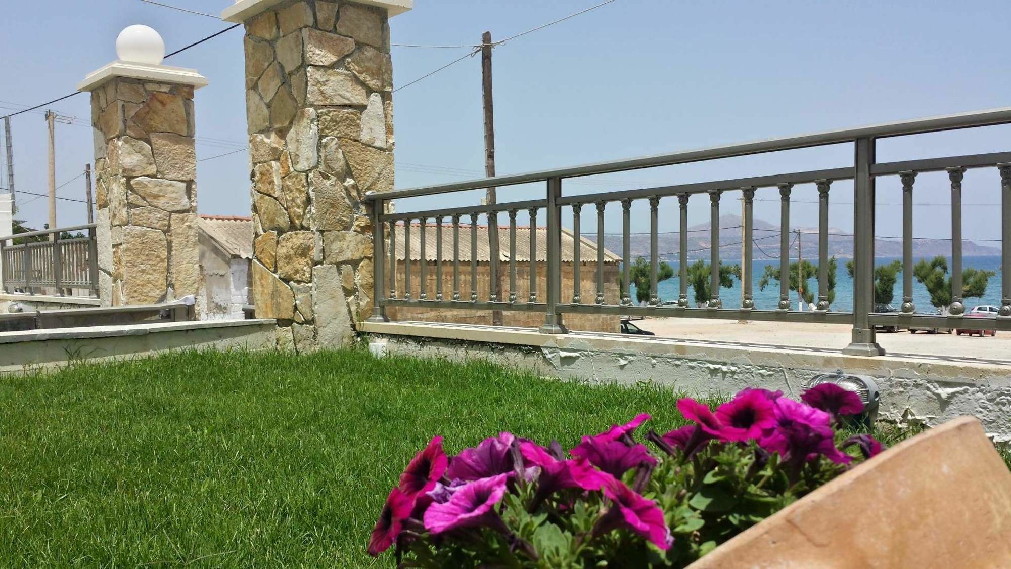 Crown Apartments Kalyves Dış mekan fotoğraf