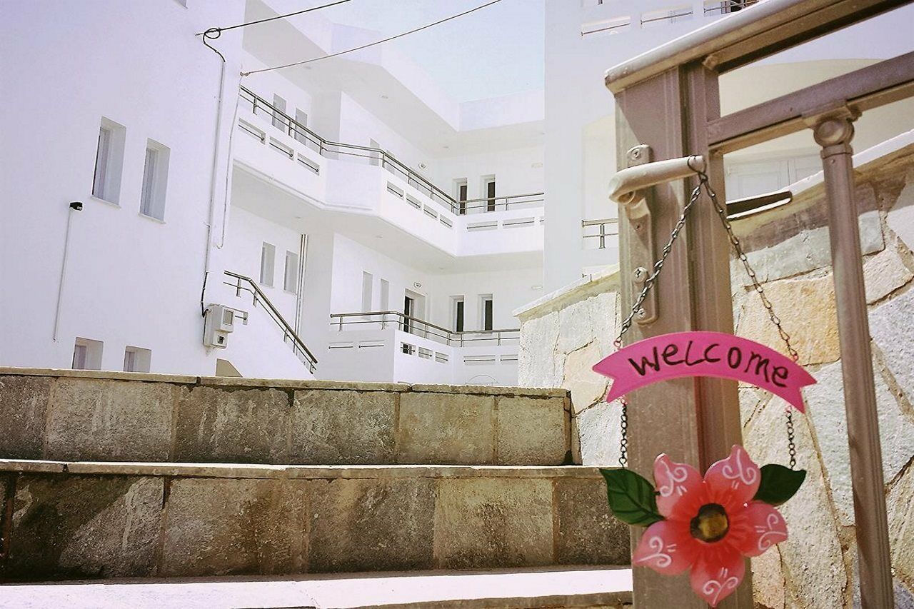 Crown Apartments Kalyves Dış mekan fotoğraf